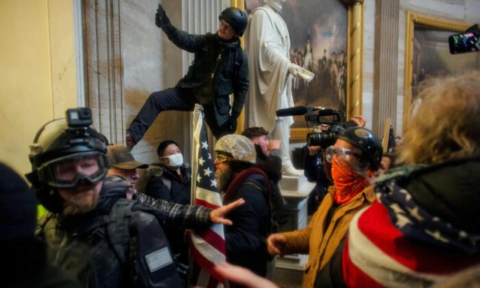 Snapshot of the police charges during the siege of the Capitol (source: Reuters).